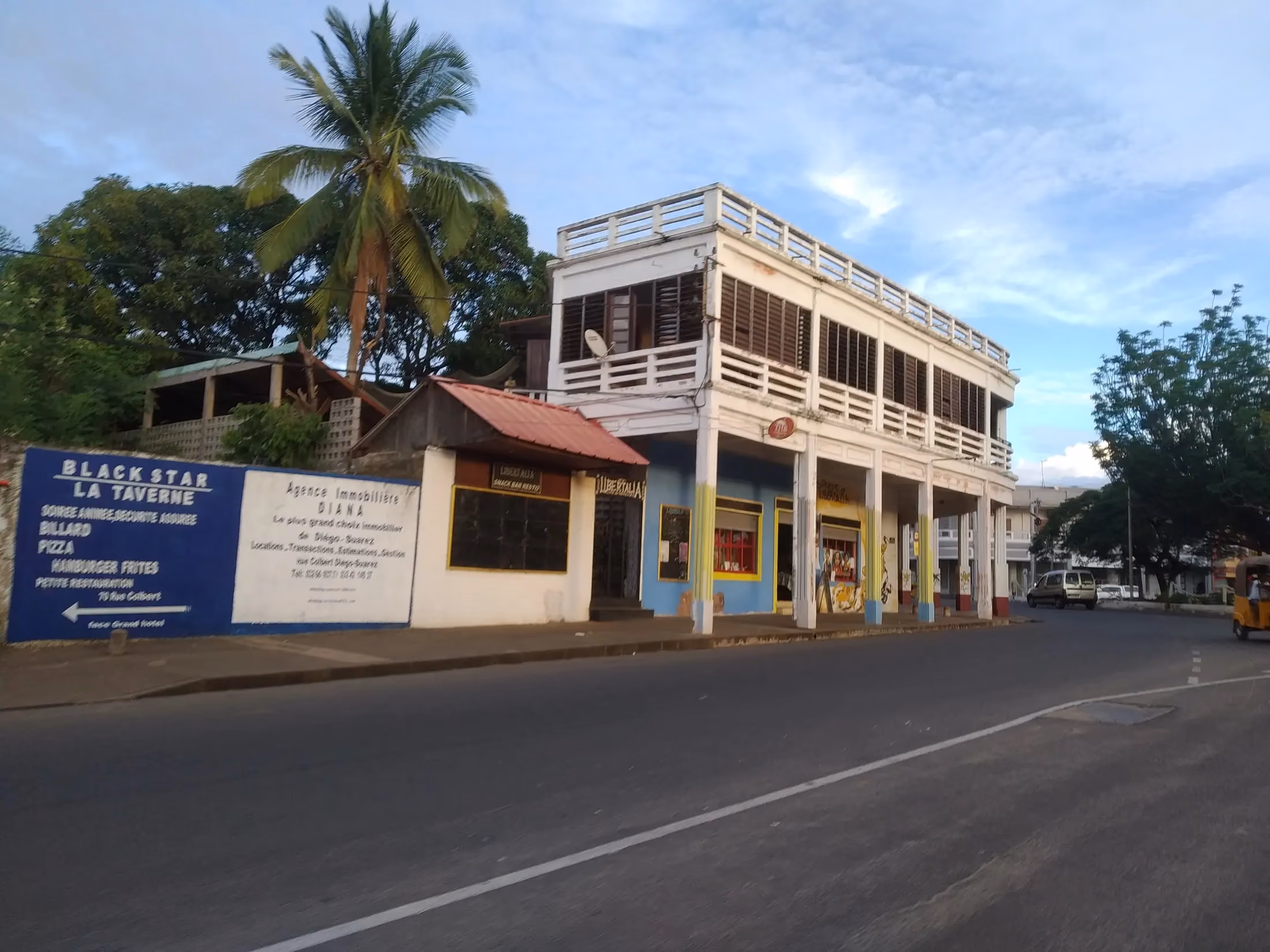 Everyday scene in Antsiranana, Diego-Suarez